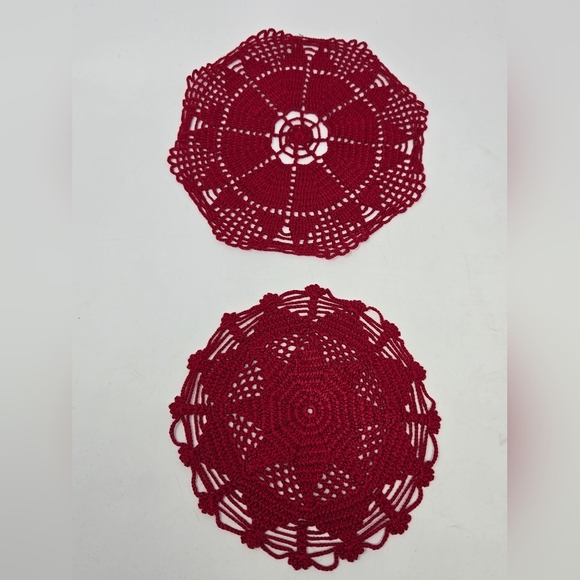 VINTAGE HANDMADE ROUND LACE DOILIES RED WHITE & BLUE KITCHEN LINENS DECOR LOT 7 - Picture 9 of 9